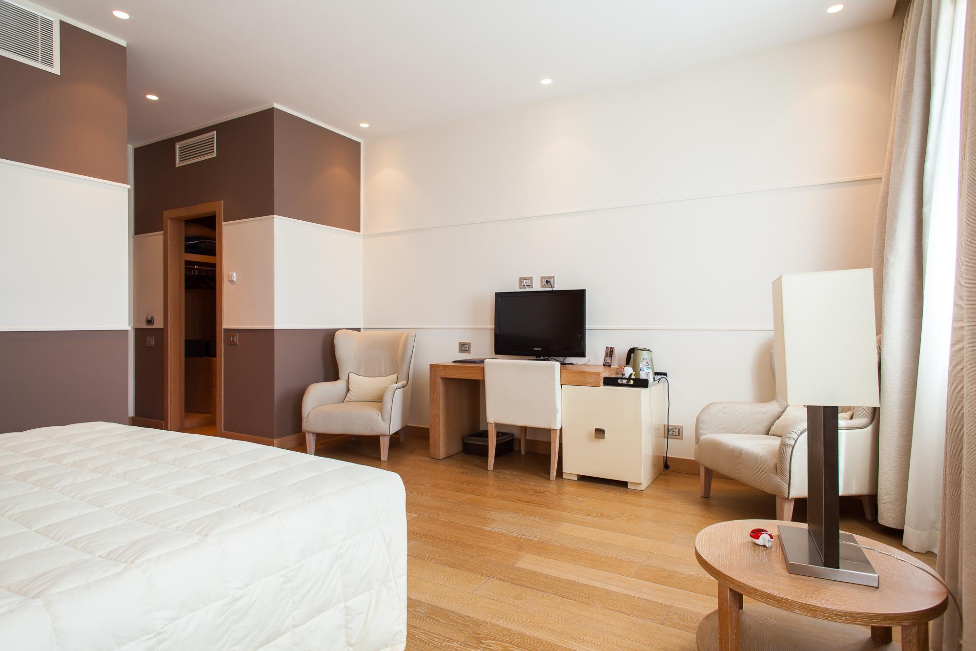 Marina Place Hotel 4*